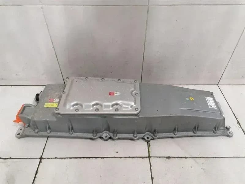 PORSCHE PORSCHE TAYCAN 9J electronic module 9J1915251M battery isolator voltage converter