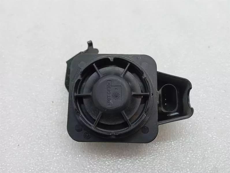 Porsche Taycan 9J Alarm ECU 5Q0951605A Siren Alarm Horn Alarm System