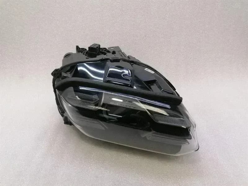 Porsche Taycan 9J Right 9J1941060F Headlight Headlamp Right Matrix PDLS +