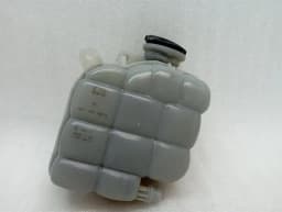 PORSCHE Porsche Taycan 9J expansion tank 9J1121407A expansion tank cooling water — thumbnail 5