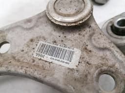 PORSCHE Porsche Taycan 9J Right Front Hub 9J1407246B Wheel Bearing Housing Front Right — thumbnail 9
