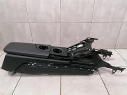 PORSCHE Porsche Taycan 9J console RHD center console console right hand drive — thumbnail 4