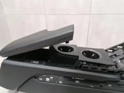 PORSCHE Porsche Taycan 9J console RHD center console console right hand drive — thumbnail 7