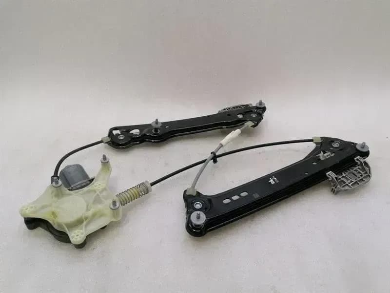 PORSCHE Porsche Taycan 9J right rear door winder 9J1839402C window regulator rear right
