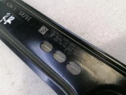 PORSCHE Porsche Taycan 9J right rear door winder 9J1839402C window regulator rear right — thumbnail 2