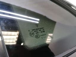 PORSCHE Porsche Taycan 9J Left Rear 1/4 Glass 9J1845297AE Door Glass 1/4 Rear LH — thumbnail 8