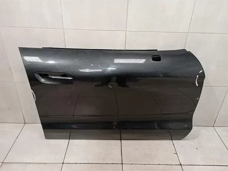 Porsche Taycan 9J right front door 9J1831052 door front right