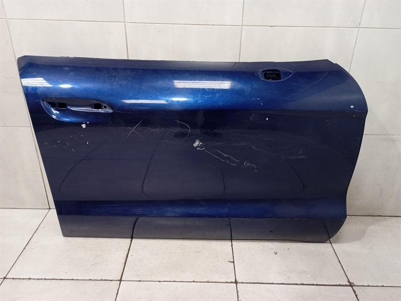 Porsche Taycan 9J right front door 9J1831052 door front right