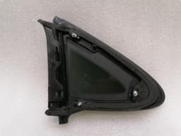 PORSCHE Porsche Taycan 9J Right Rear 1/4 Glass 9J1845298AE Door Glass 1/4 Rear RH — thumbnail 4