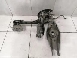 MERCEDES-BENZ MERCEDES EQA H243 EQA350 Right Rear Hub A2433502401 Radlagergehäus — thumbnail 1