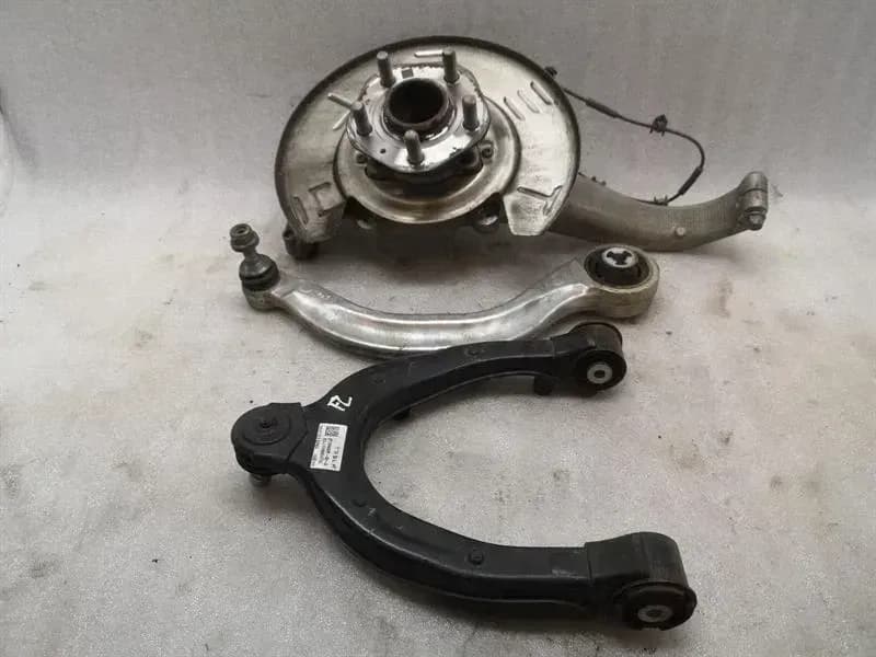 Tesla Model 3 Standard Range FLH Hub 1044311-00-E Wheel Bearing Housing Front Left