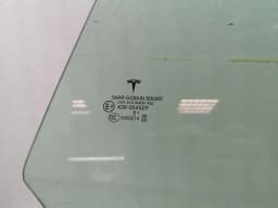TESLA Tesla Model 3 Left Rear Door Glass 1077904-99-C Door Window Rear Left — thumbnail 2
