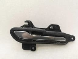 TESLA Tesla Model 3 Standard Range Door handle FRH 1081832-00-J door handle front right — thumbnail 1