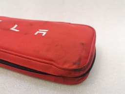 TESLA Tesla Model 3 STANDARD RANGE First Aid Kit 1475076-00-C Bandage Bag — thumbnail 3
