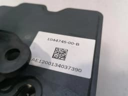 TESLA TESLA MODEL 3 STANDARD RANGE A.B.S Pump 1044745-00-B ABS Pump HYDRAULIC BLOCK . — thumbnail 4