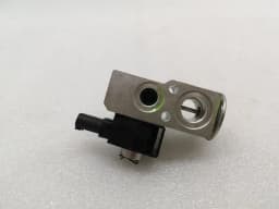 TESLA TESLA MODEL 3 STANDARD RANGE A/C VALVE 1101878-00-A Climate Change Line Climate — thumbnail 6