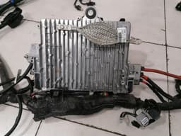 TESLA Tesla Model 3 Front Drive Module 1118182-00-K Front Control Unit — thumbnail 9