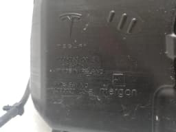 TESLA TESLA MODEL 3 WASHER FLUID RESERVIOR 1096063-00-B RIGHT HAND DRIVE RHD — thumbnail 3