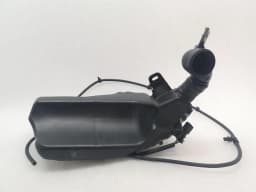 TESLA TESLA MODEL 3 WASHER FLUID RESERVIOR 1096063-00-B RIGHT HAND DRIVE RHD — thumbnail 8