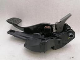 TESLA TESLA MODEL 3 LONG RANGE BRAKE PEDAL 1044692-00-D BRAKE PEDAL — thumbnail 2