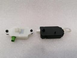 TESLA Tesla Model 3 Standard Range Aerial / Antenna 1098046-00-C Antenna Amplifier — thumbnail 4