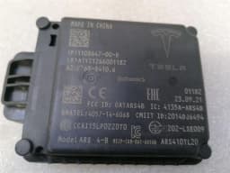 TESLA Tesla Model 3 Long Range Front Radar Sensor 1108647-00-D Front Radar Autopilot — thumbnail 2