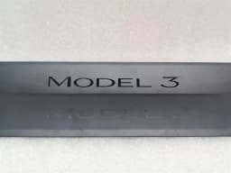 TESLA Tesla Model 3 Long Range Door Sill Set 1504763-00-C Door Sill Set — thumbnail 2