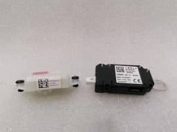 TESLA Tesla Model 3 Standard Range Aerial / Antenna 1098046-00-C Antenna Amplifier — thumbnail 6