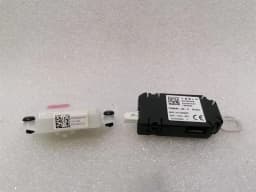 TESLA Tesla Model 3 Standard Range Aerial / Antenna 1098046-00-C Antenna Amplifier — thumbnail 1
