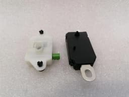 TESLA Tesla Model 3 Standard Range Aerial / Antenna 1098046-00-C Antenna Amplifier — thumbnail 5