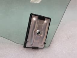 TESLA Tesla Model 3 Left Rear Door Glass 1077904-99-C Door Glass Rear Left — thumbnail 7