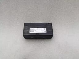 PORSCHE Porsche Taycan 9J USB Charging Port 9J1035722B Control Unit USB — thumbnail 5