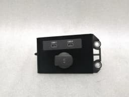 PORSCHE Porsche Taycan 9J rear USB port 9J1035726A rear USB control unit — thumbnail 1