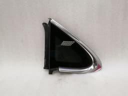 PORSCHE Porsche Taycan 9J left rear quarter glass 9J1845297R door glass 1/4 rear left — thumbnail 1