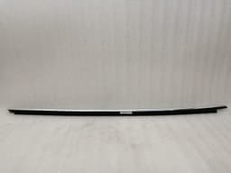 PORSCHE Porsche Taycan 9J FRH door moulding 9J1837476A door strip front right — thumbnail 1
