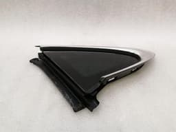 PORSCHE Porsche Taycan 9J left rear quarter glass 9J1845297R door glass 1/4 rear left — thumbnail 8