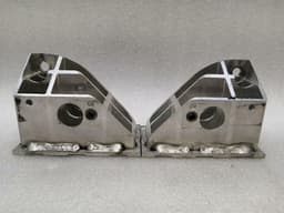 PORSCHE Porsche Taycan 9J holder bracket set 9J1804695 holder carrier set — thumbnail 9