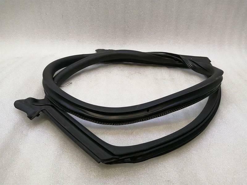 PORSCHE Porsche Taycan 9J RLH door seal 9J1833721AL door seals rear left