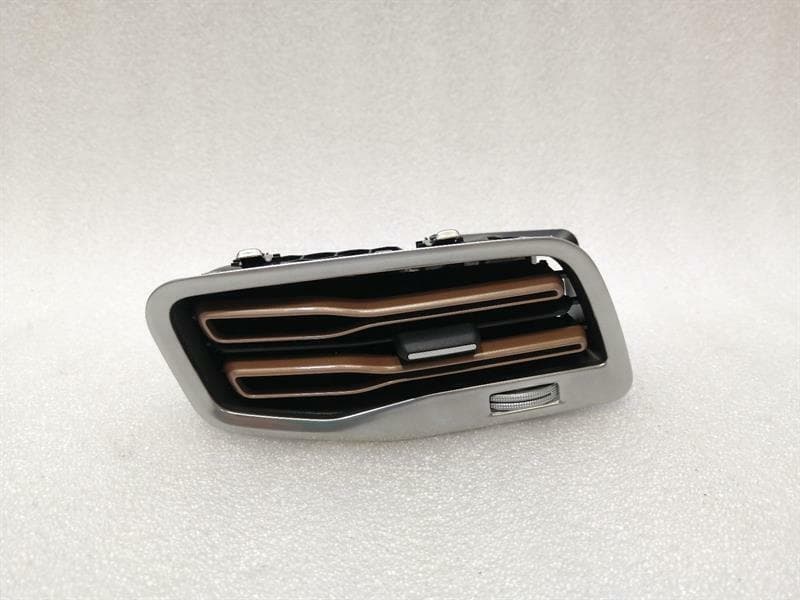 Mercedes EQC400 EQC N293 Right Air Vent A2938300500 RHD RIGHT HANDLEBAR