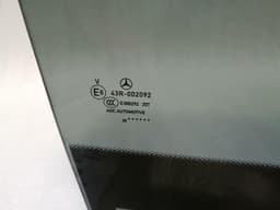MERCEDES-BENZ Mercedes EQC N293 right rear door glass A2937350400 door window rear right — thumbnail 4