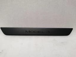 TESLA Tesla Model 3 Long Range 1504763-00-B Front Door Strip Front Door Sill — thumbnail 1