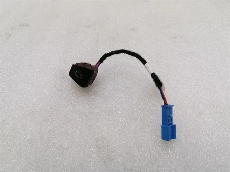 TESLA Tesla Model 3 Long Range Door Open Switch 1094959-02-E Door Switch