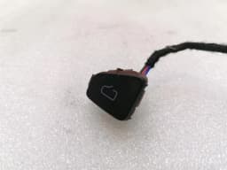 TESLA Tesla Model 3 Long Range Door Open Switch 1094959-02-E Door Switch — thumbnail 5