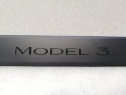 TESLA Tesla Model 3 Long Range 1504763-00-B Front Door Strip Front Door Sill — thumbnail 2