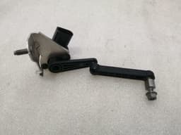 TESLA Tesla Model 3 Rear Left Level Sensor 1044971-00-C Level Sensor Rear Left — thumbnail 3