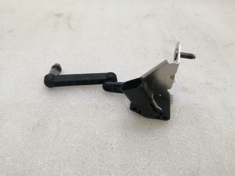 TESLA Tesla Model 3 Rear Left Level Sensor 1044971-00-C Level Sensor Rear Left