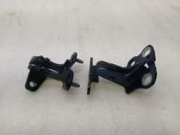 TESLA Tesla Model 3 Rear Right Door Hinge 6009555-00-F Rear Right Door Hinge — thumbnail 1