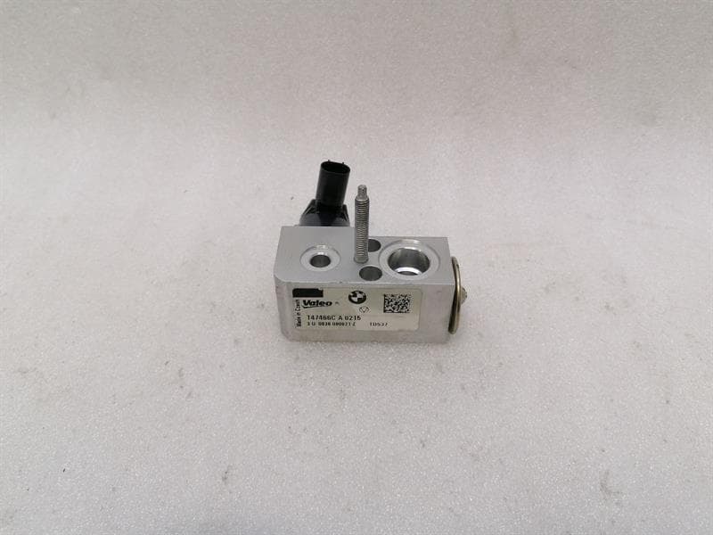 BMW BMW iX3 G08 7951456 A/C VALVE