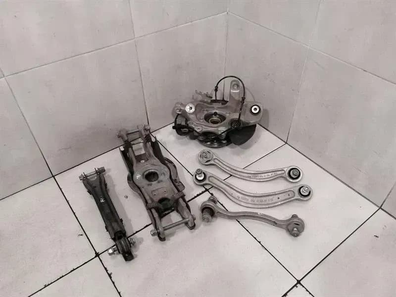 Mercedes EQC N293 Left Rear Hub Set A2133503105 Wheel Bearing Housing Rear Left