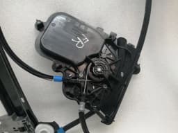 TESLA Tesla Model 3 Right Front Door Winder 1616443-00-A Window Regulator Front Right — thumbnail 9